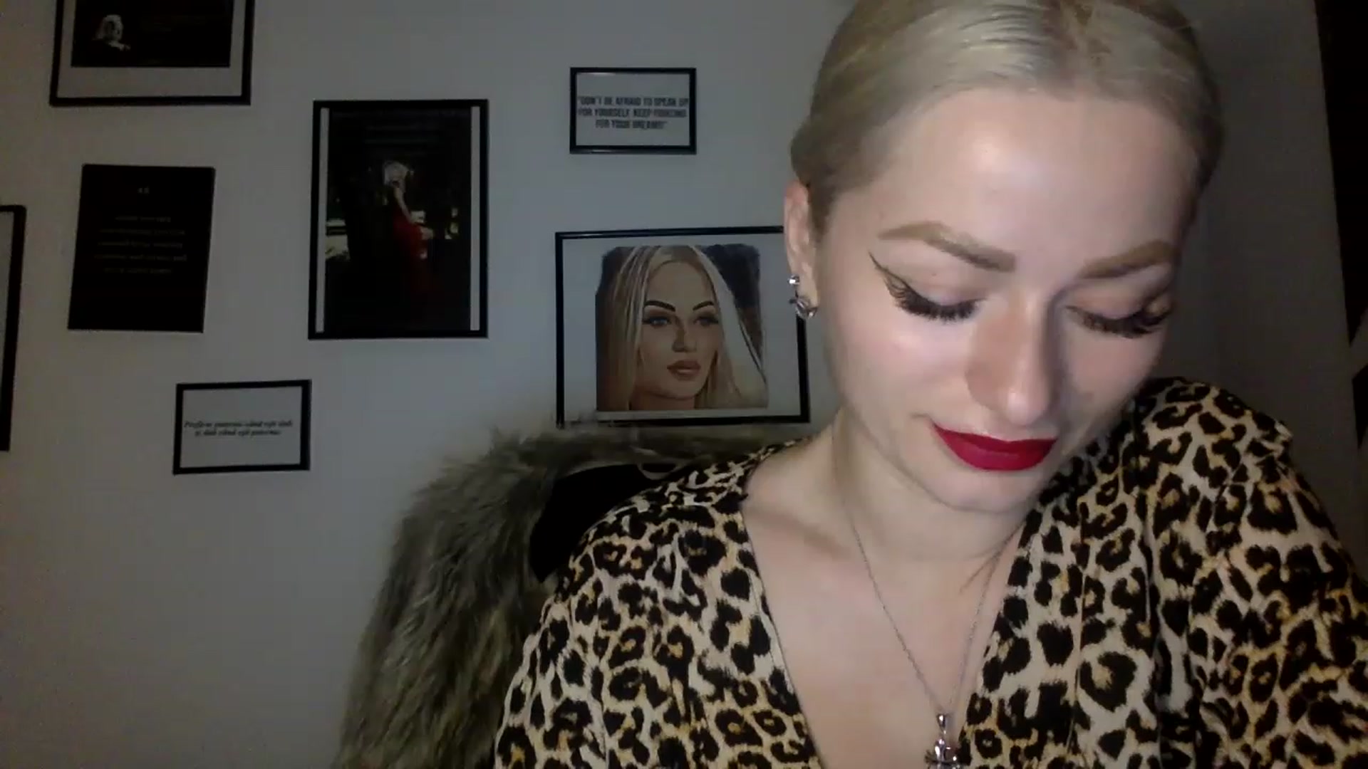 Gallery image thumbnail from MissSarahDom's myfreecams stream on, 01/10/2023, 17:19 image 10 of 20