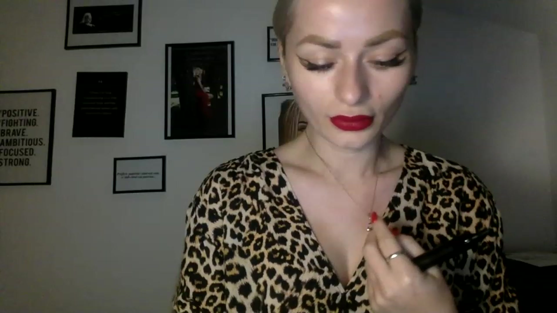 Gallery image thumbnail from MissSarahDom's myfreecams stream on, 01/10/2023, 17:19 image 5 of 20