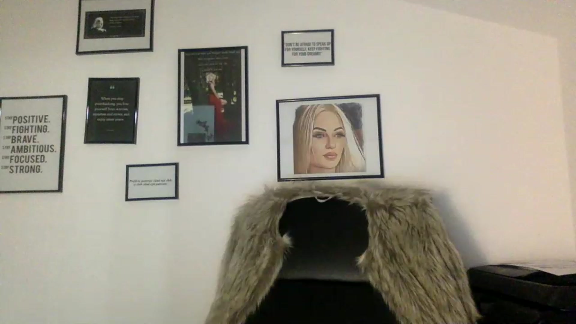 Gallery image thumbnail from MissSarahDom's myfreecams stream on, 01/10/2023, 17:19 image 16 of 20