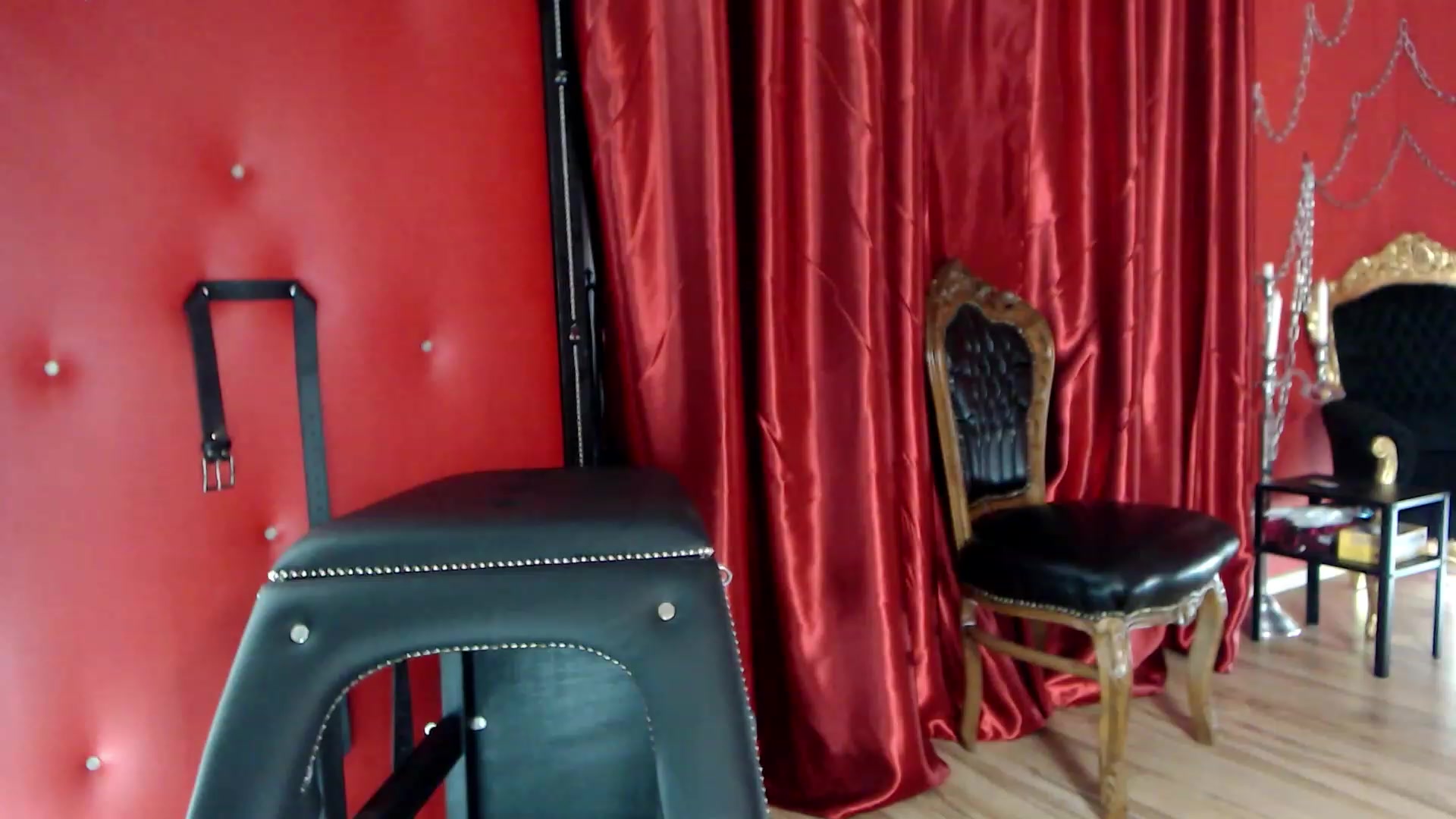 Gallery image thumbnail from MissSarahDom's myfreecams stream on, 10/21/2023, 22:02 image 4 of 20