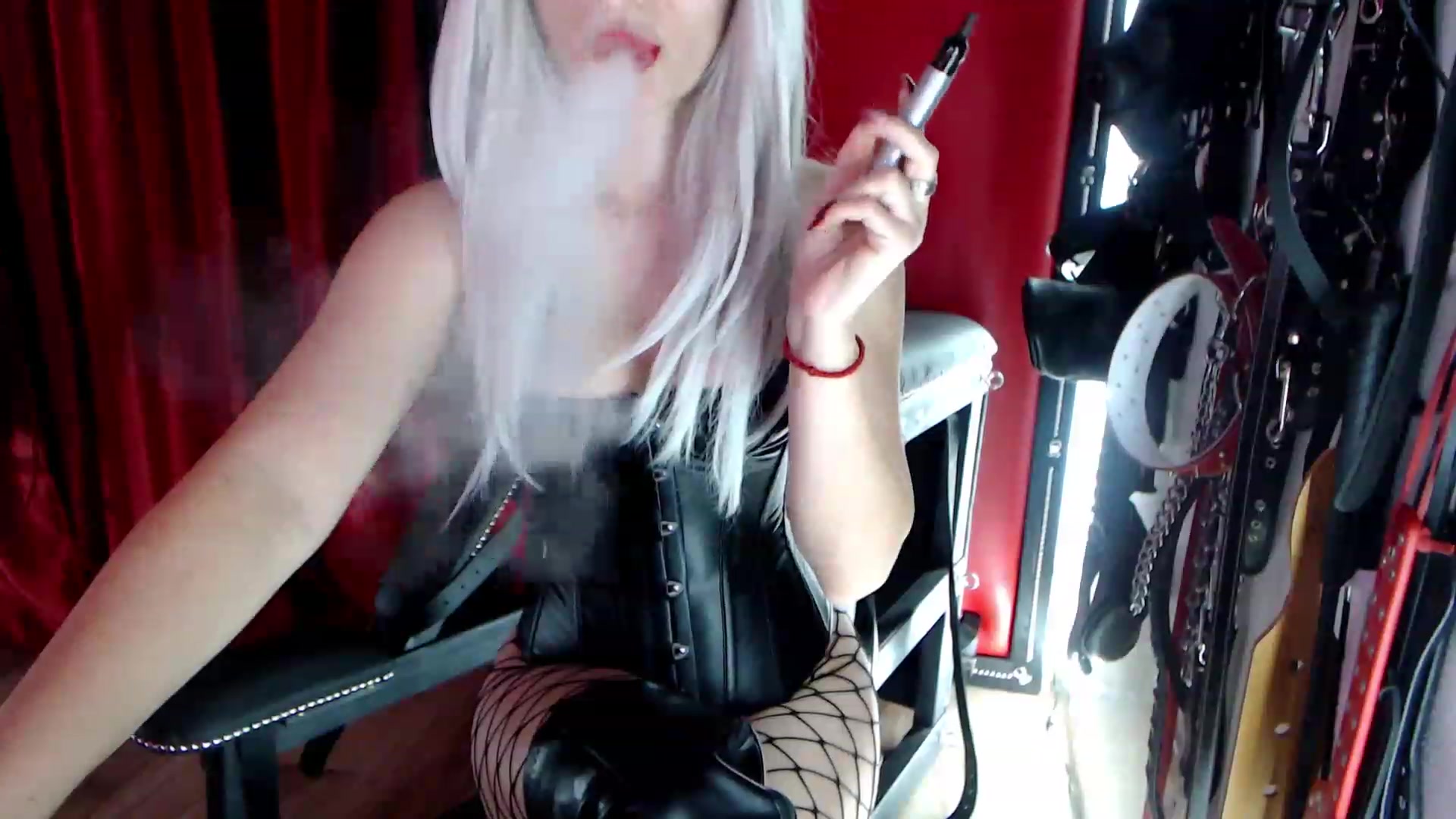 Gallery image thumbnail from MissSarahDom's myfreecams stream on, 10/22/2023, 20:01 image 7 of 20