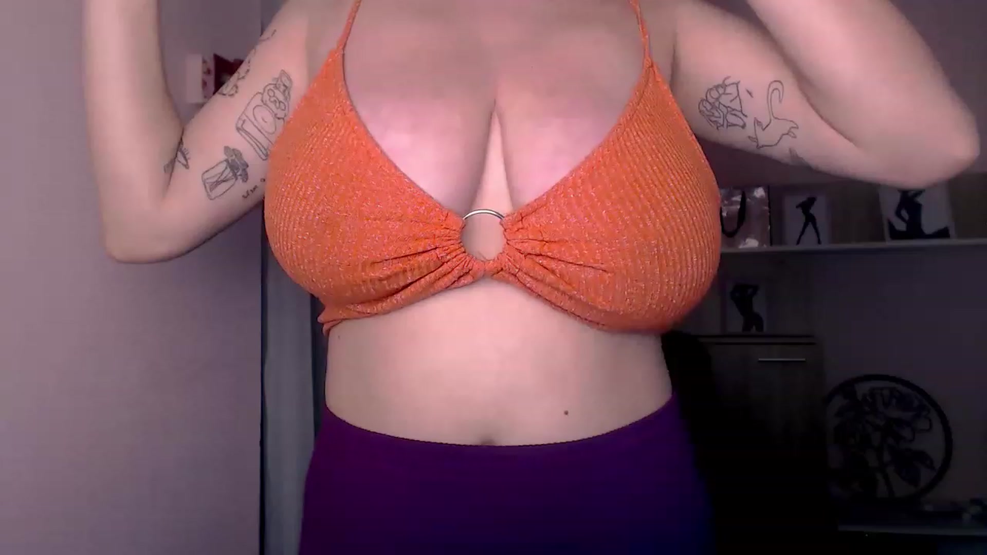 Gallery image thumbnail from MissSeul's myfreecams stream on, 11/25/2022, 17:10 image 16 of 20