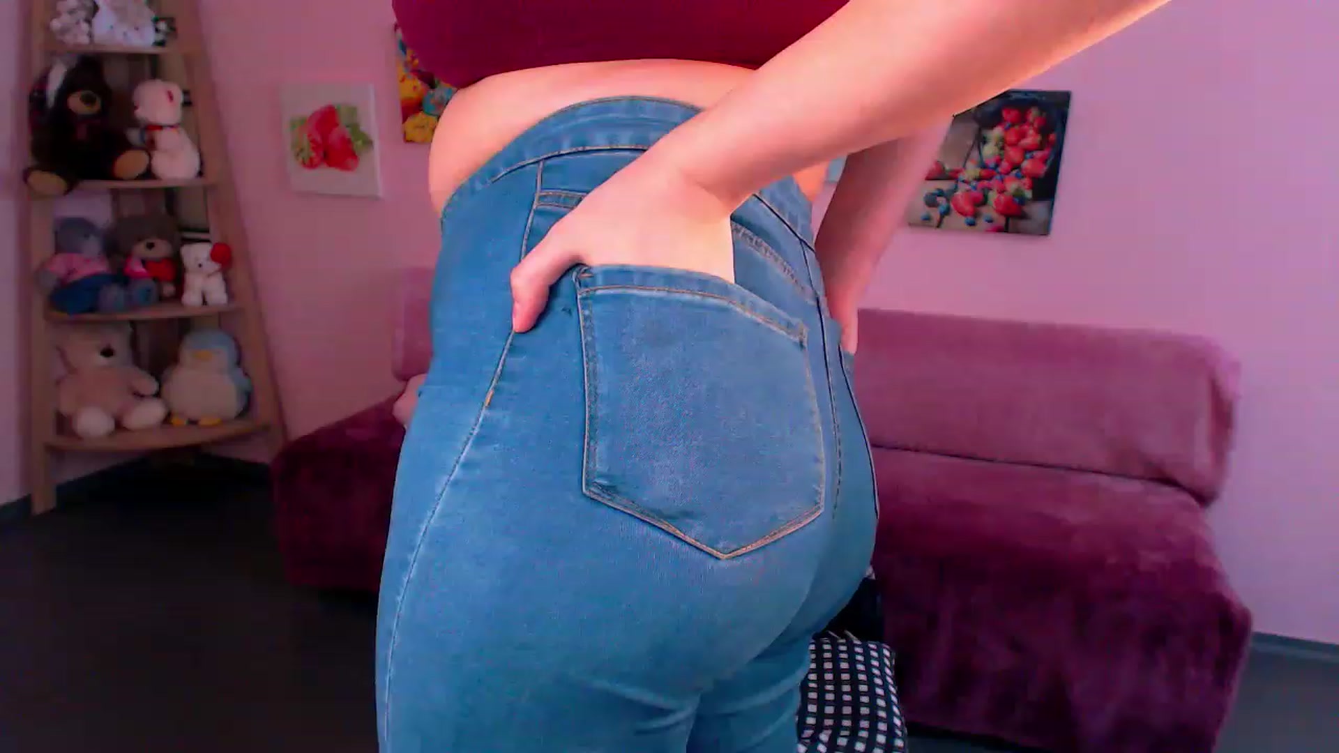 Gallery image thumbnail from MissSeul's myfreecams stream on, 04/09/2023, 14:06 image 1 of 20