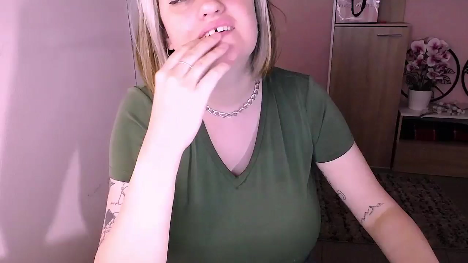 Gallery image thumbnail from MissSeul's myfreecams stream on, 07/30/2024, 17:02 image 2 of 20