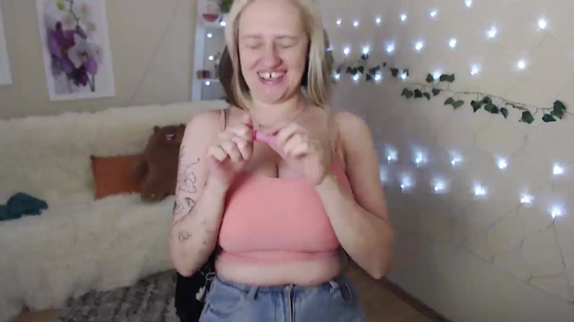 Gallery image thumbnail from MissSeul's myfreecams stream on, 08/18/2024, 11:21 image 14 of 20