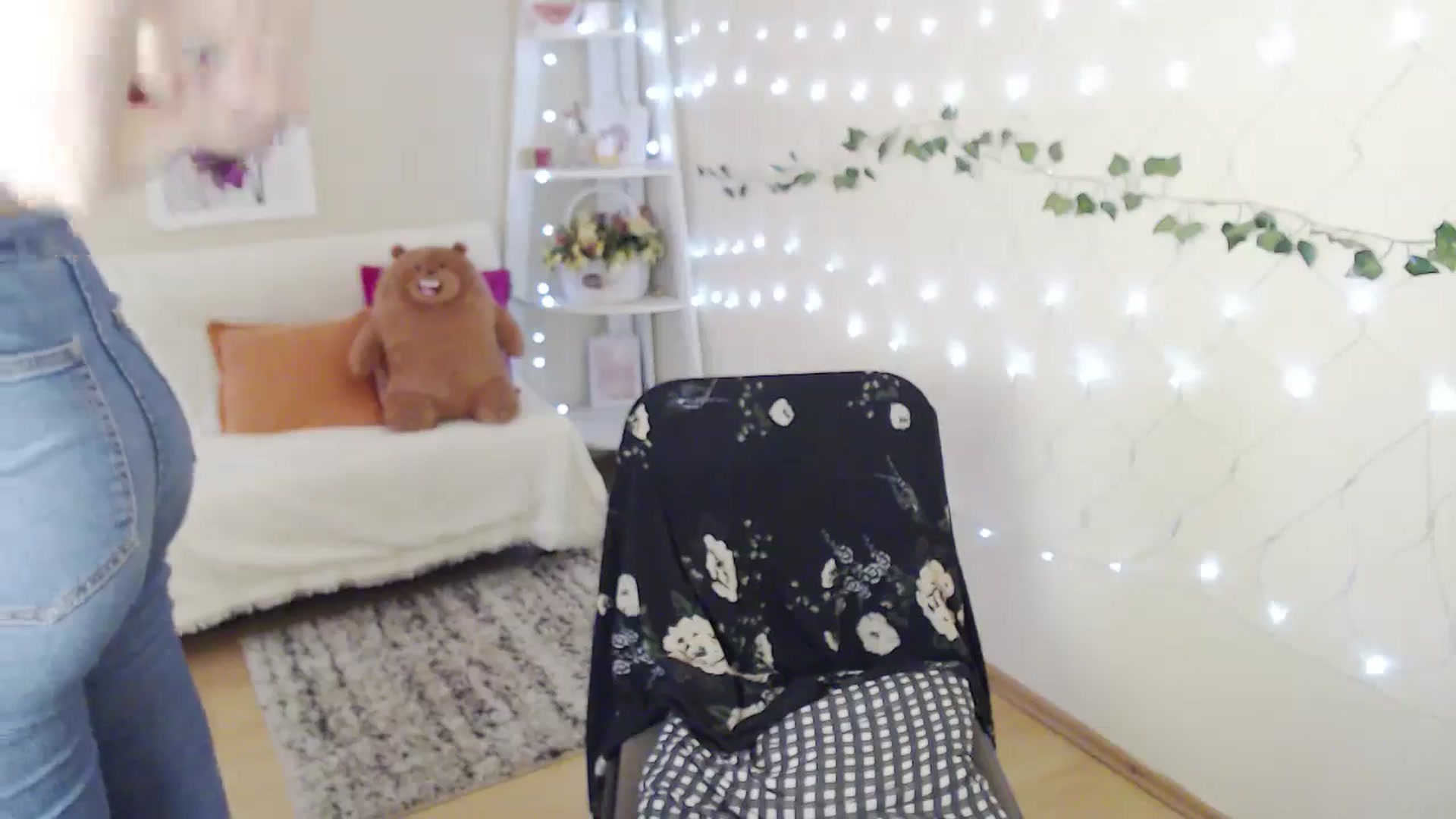 Gallery image thumbnail from MissSeul's myfreecams stream on, 09/09/2024, 11:06 image 15 of 20