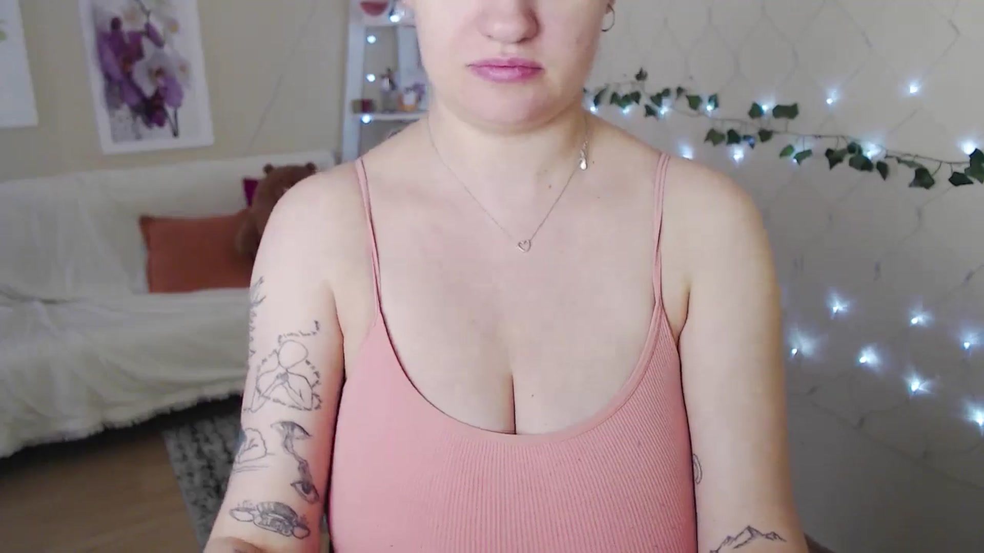 Gallery image thumbnail from MissSeul's myfreecams stream on, 09/09/2024, 11:06 image 11 of 20