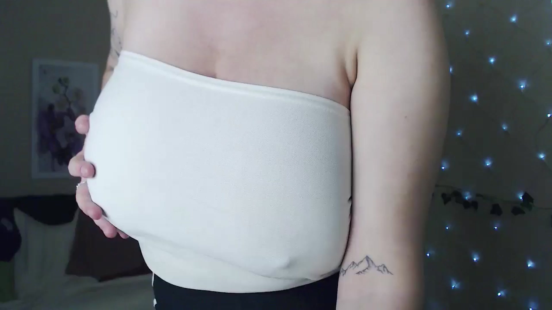 Gallery image thumbnail from MissSeul's myfreecams stream on, 10/27/2024, 16:00 image 5 of 20
