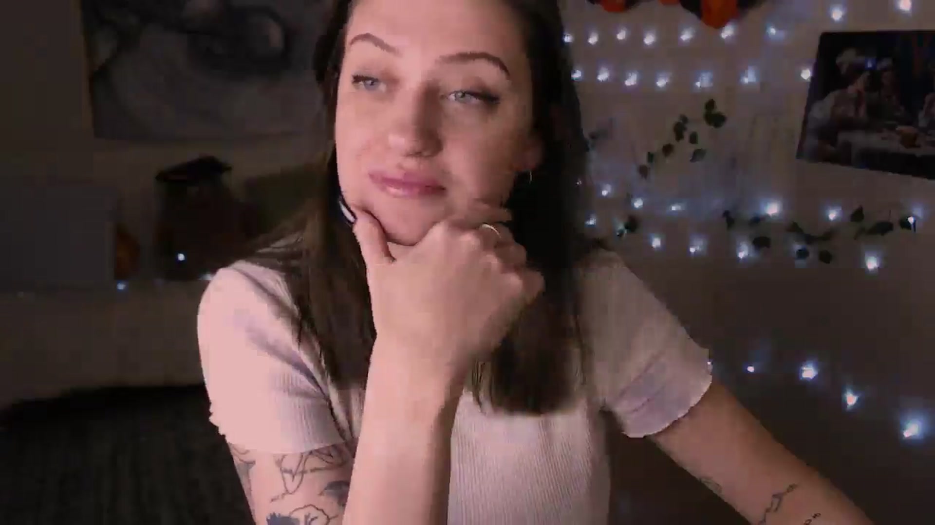 Gallery image thumbnail from MissSeul's myfreecams stream on, 10/26/2025, 14:35 image 15 of 20
