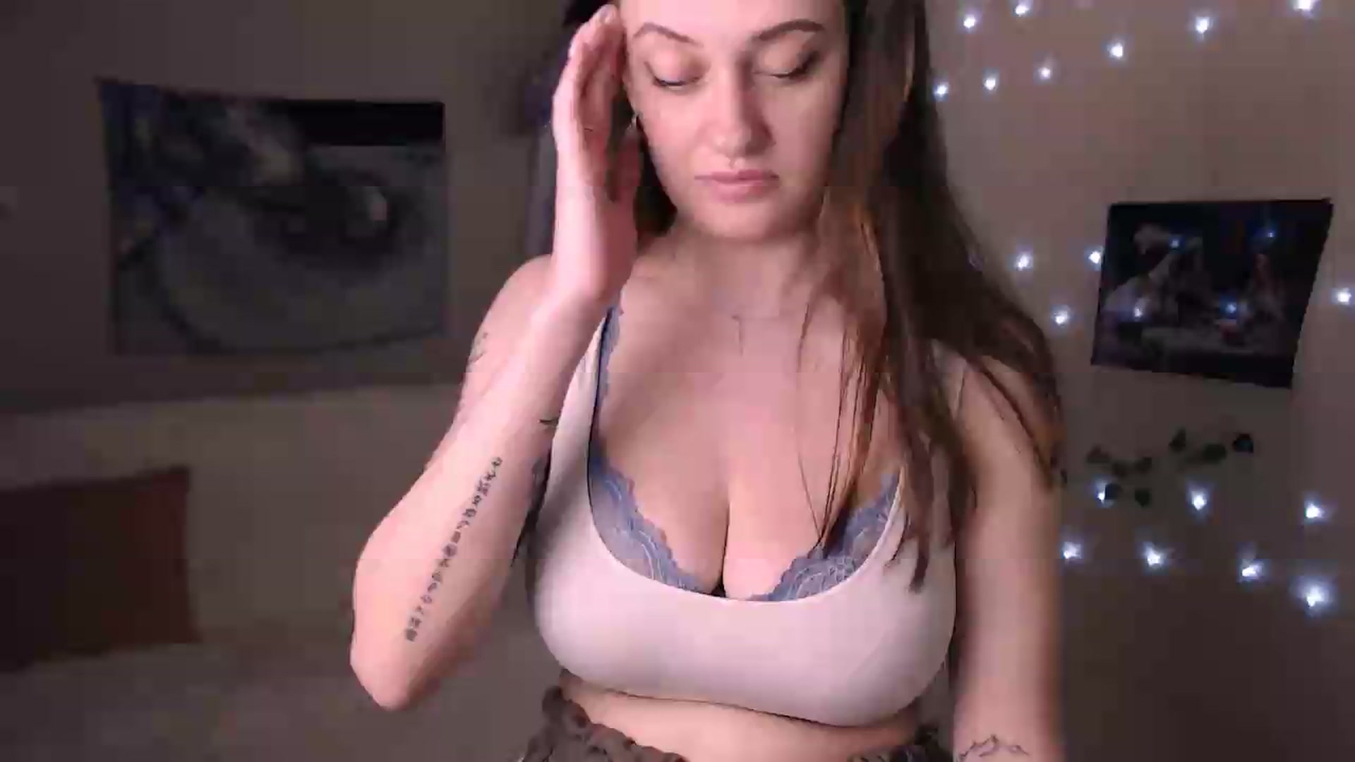 Gallery image thumbnail from MissSeul's myfreecams stream on, 05/19/2026, 17:57 image 1 of 20