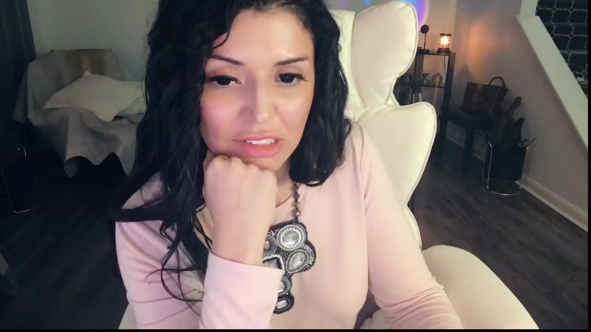 Gallery image thumbnail from MissSilverado's myfreecams stream on, 06/28/2025, 13:17 image 4 of 20