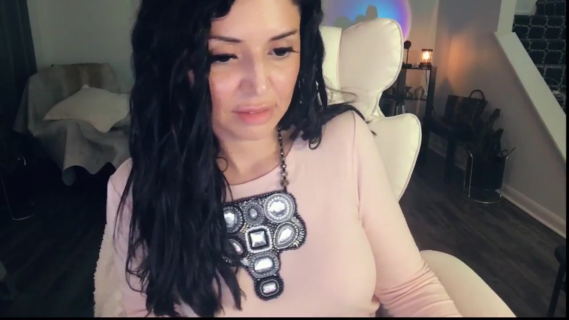 Gallery image thumbnail from MissSilverado's myfreecams stream on, 06/28/2025, 13:17 image 11 of 20