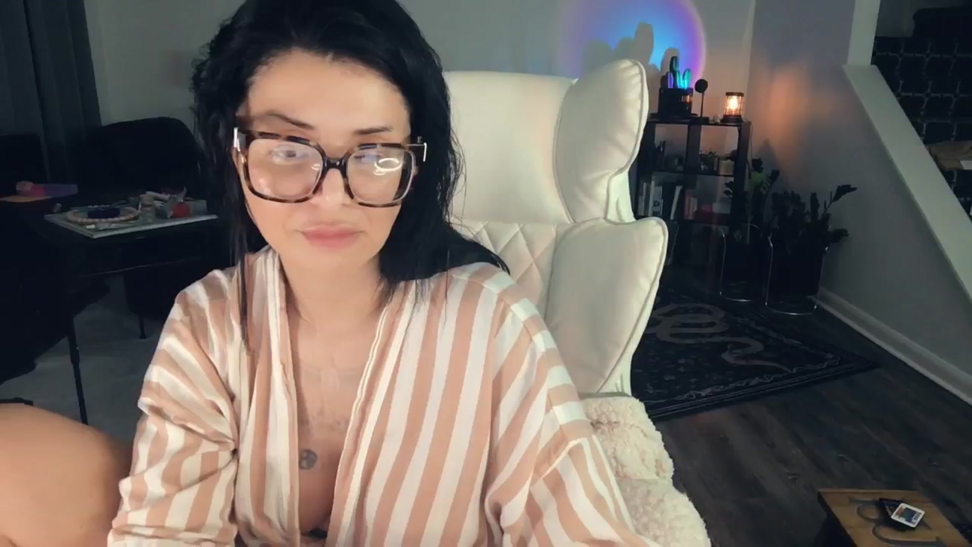 Gallery image thumbnail from MissSilverado's myfreecams stream on, 07/06/2025, 10:16 image 12 of 20