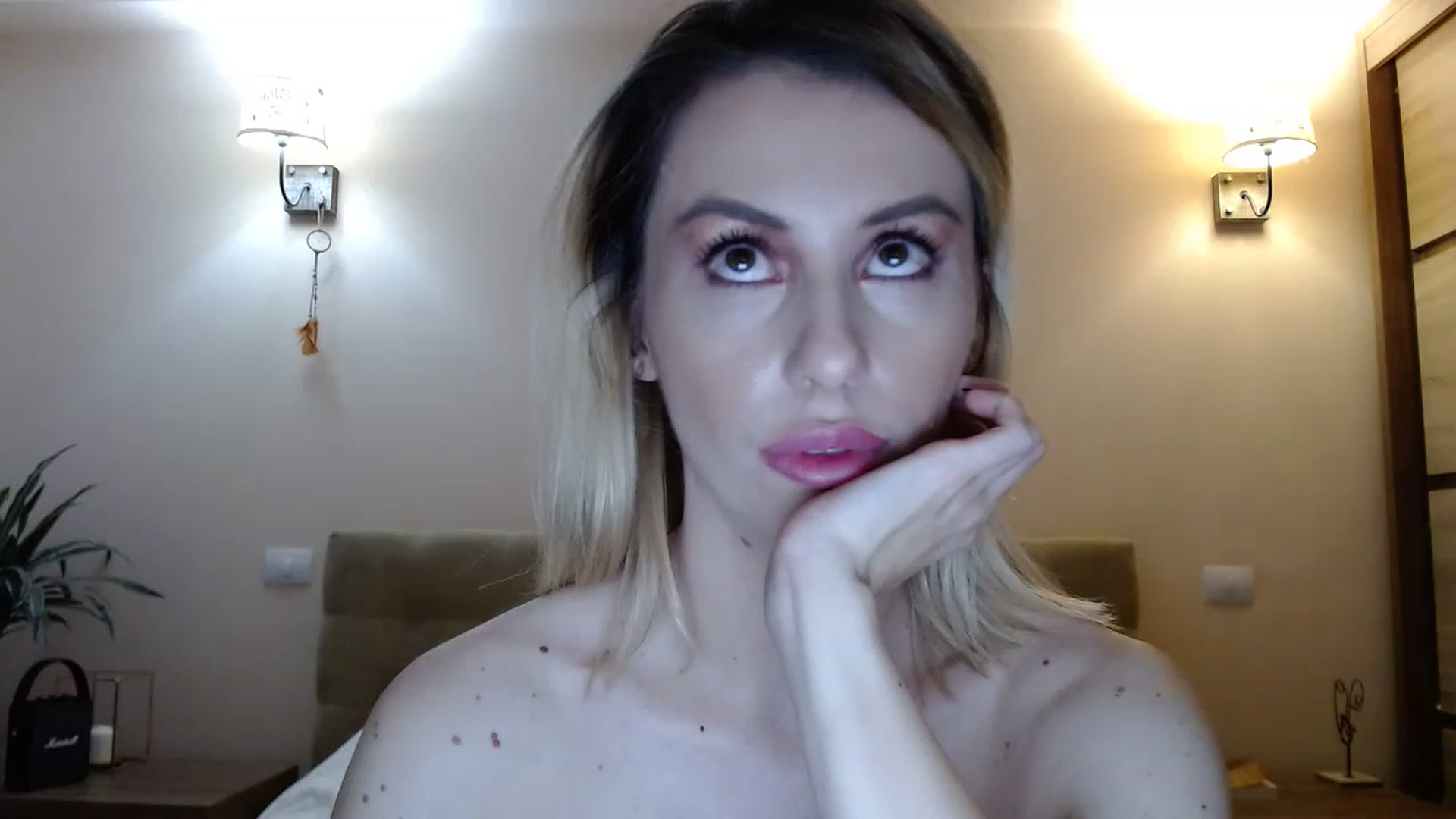 Gallery image thumbnail from MissSpicy's myfreecams stream on, 11/19/2022, 18:29 image 15 of 20