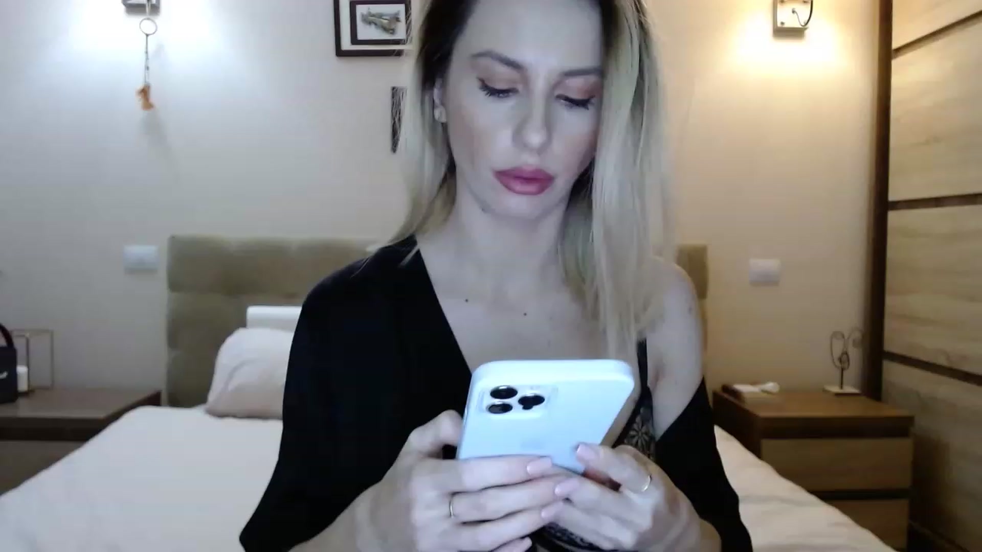 Gallery image thumbnail from MissSpicy's myfreecams stream on, 12/03/2022, 15:31 image 8 of 20