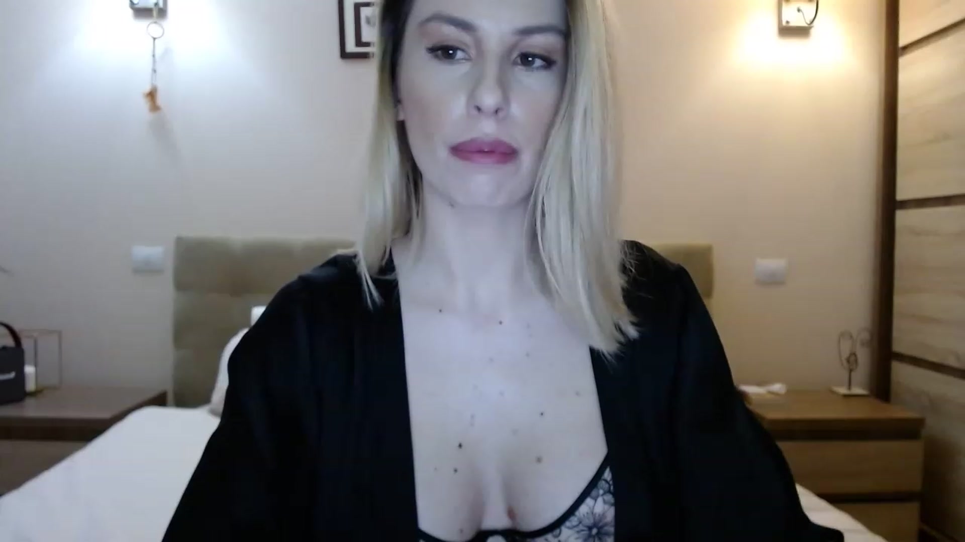 Gallery image thumbnail from MissSpicy's myfreecams stream on, 12/03/2022, 15:31 image 15 of 20