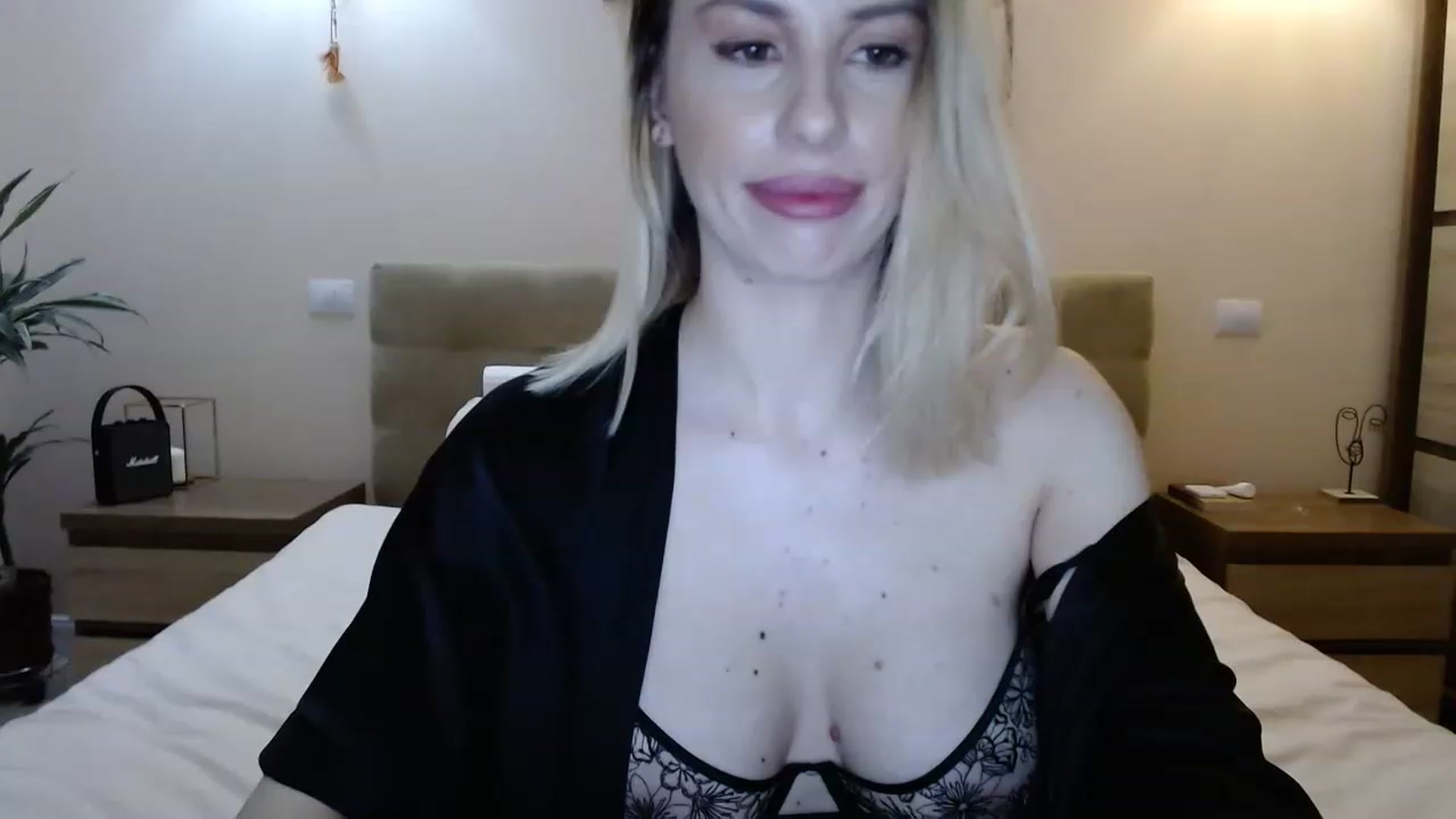 Gallery image thumbnail from MissSpicy's myfreecams stream on, 12/03/2022, 17:09 image 12 of 20