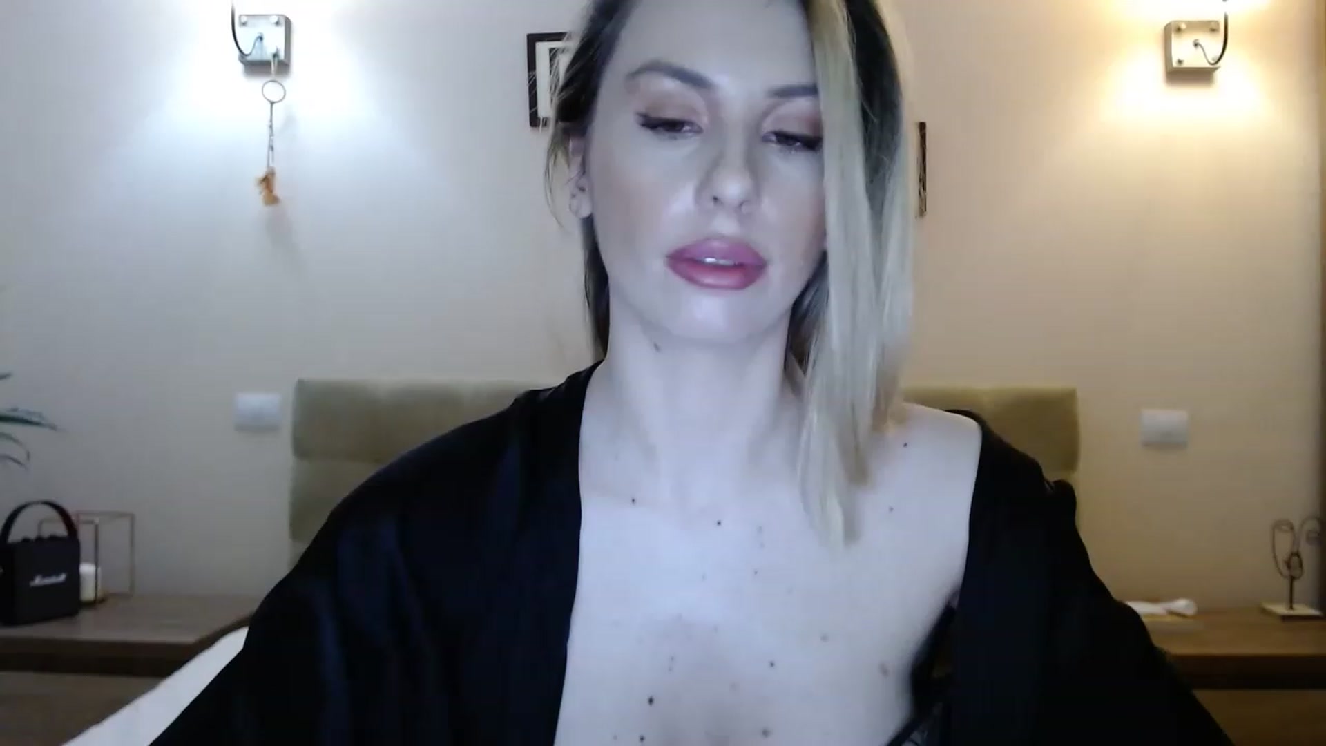 Gallery image thumbnail from MissSpicy's myfreecams stream on, 12/03/2022, 17:09 image 3 of 20