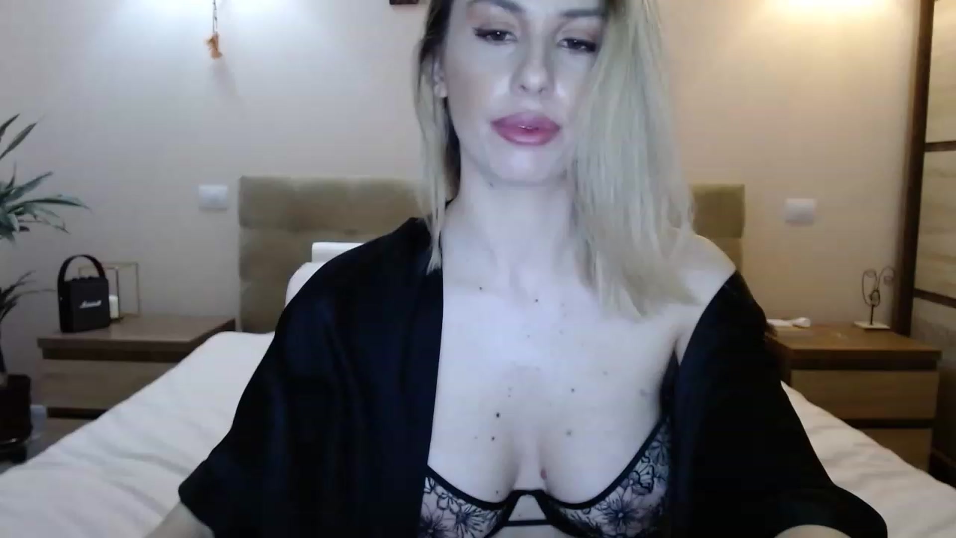 Gallery image thumbnail from MissSpicy's myfreecams stream on, 12/03/2022, 17:09 image 8 of 20