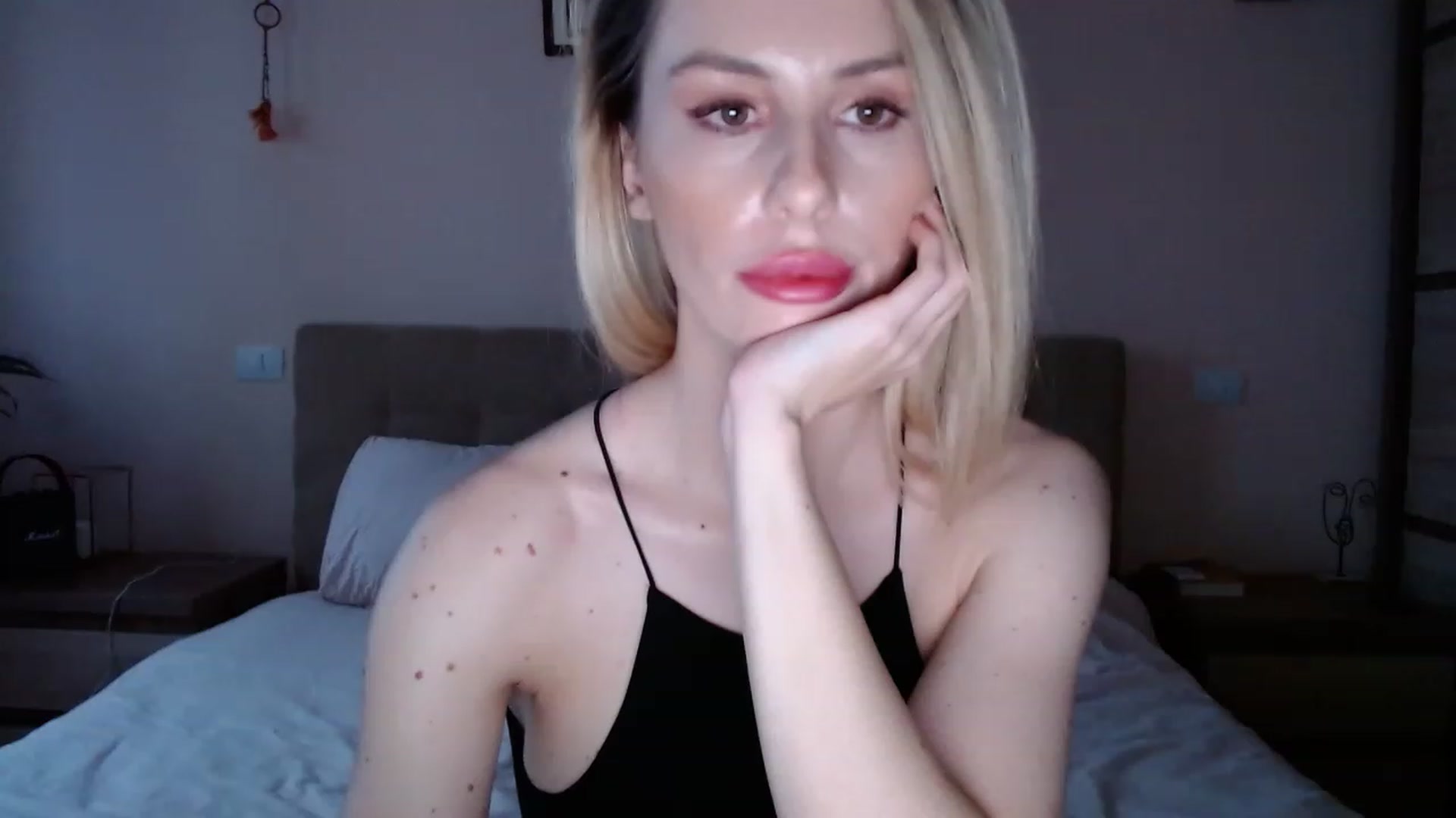 Gallery image thumbnail from MissSpicy's myfreecams stream on, 12/05/2022, 13:45 image 16 of 20