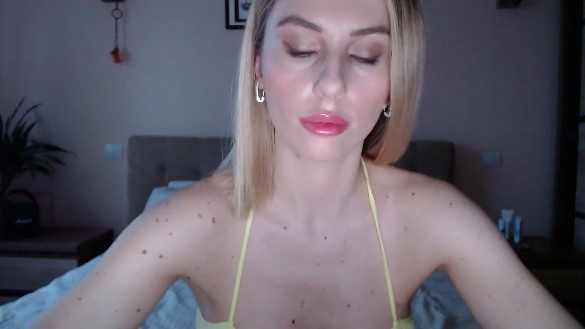 Gallery image thumbnail from MissSpicy's myfreecams stream on, 03/05/2023, 16:09 image 11 of 20