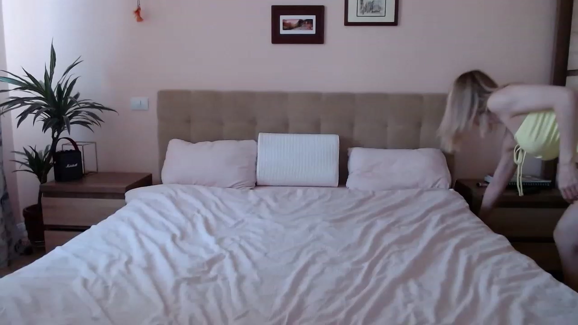 Gallery image thumbnail from MissSpicy's myfreecams stream on, 06/05/2023, 16:58 image 10 of 20