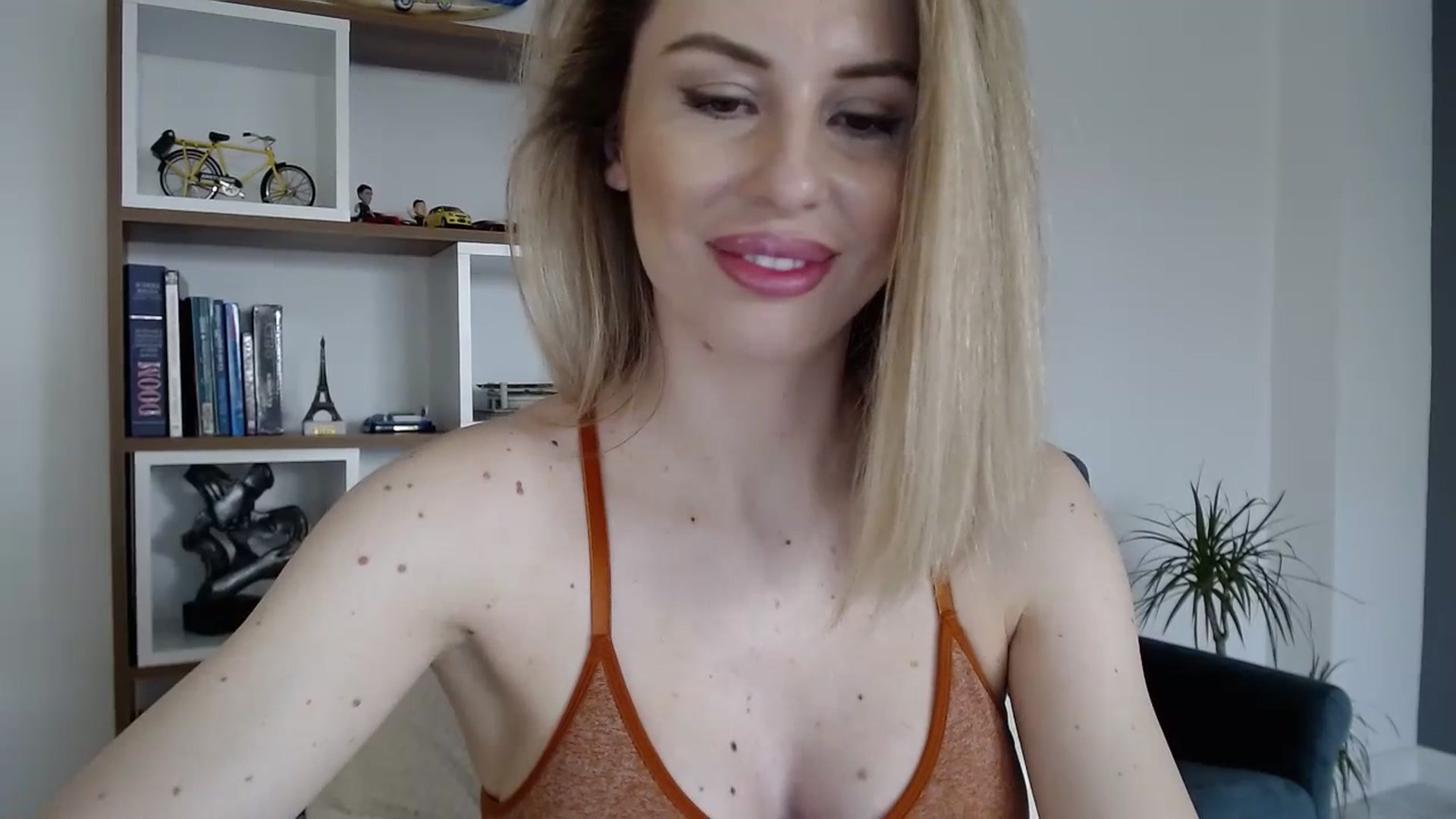 Gallery image thumbnail from MissSpicy's myfreecams stream on, 07/12/2023, 16:53 image 15 of 20