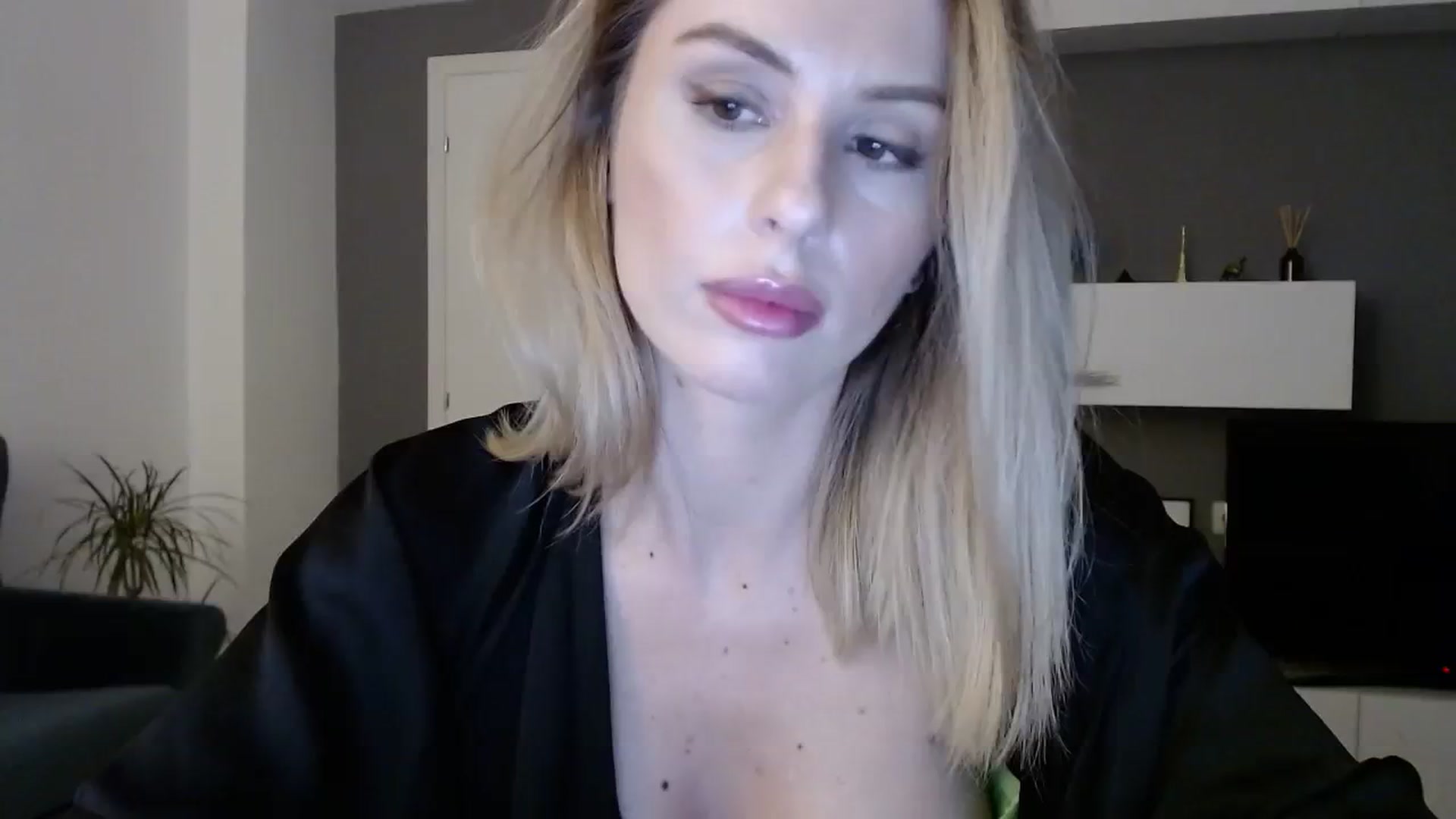Gallery image thumbnail from MissSpicy's myfreecams stream on, 08/11/2023, 18:44 image 12 of 20