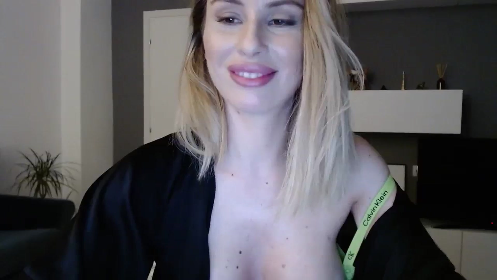 Gallery image thumbnail from MissSpicy's myfreecams stream on, 08/11/2023, 18:44 image 16 of 20