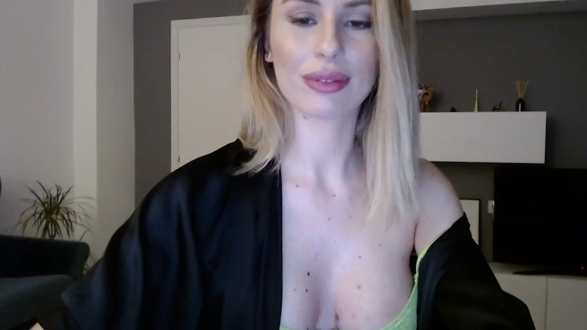 Gallery image thumbnail from MissSpicy's myfreecams stream on, 08/11/2023, 18:44 image 17 of 20