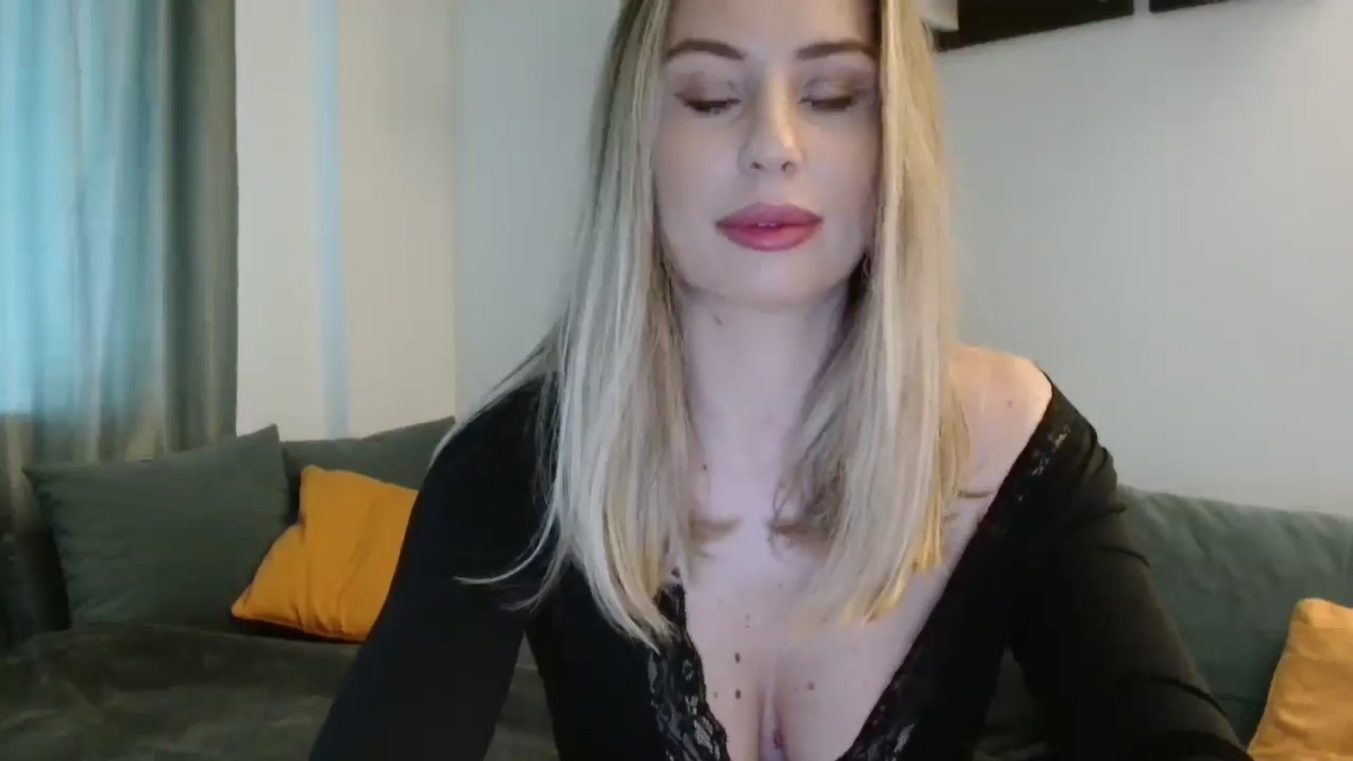 Gallery image thumbnail from MissSpicy's myfreecams stream on, 10/07/2025, 13:37 image 5 of 20