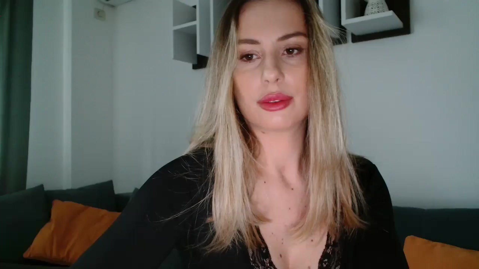 Gallery image thumbnail from MissSpicy's myfreecams stream on, 10/07/2025, 13:37 image 1 of 20