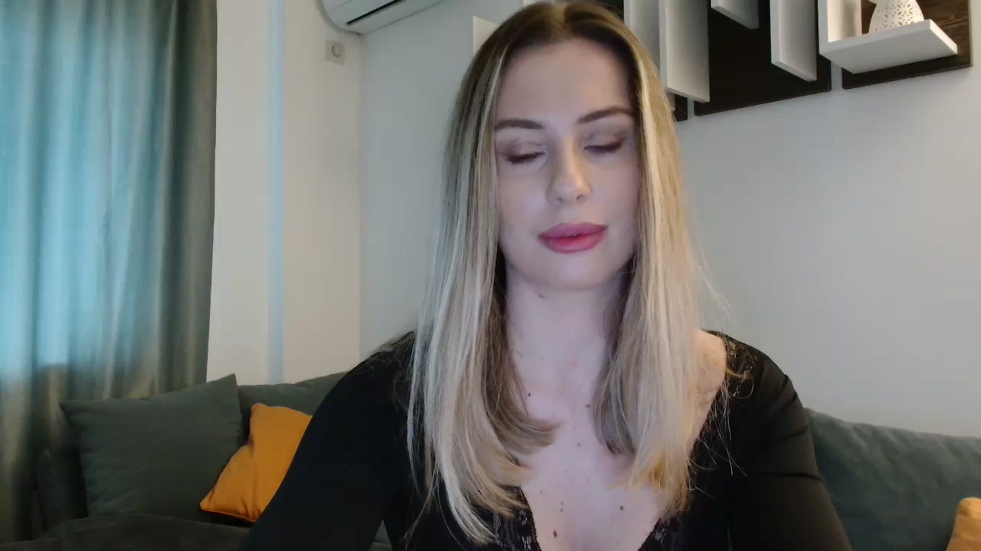 Gallery image thumbnail from MissSpicy's myfreecams stream on, 10/07/2025, 13:37 image 3 of 20