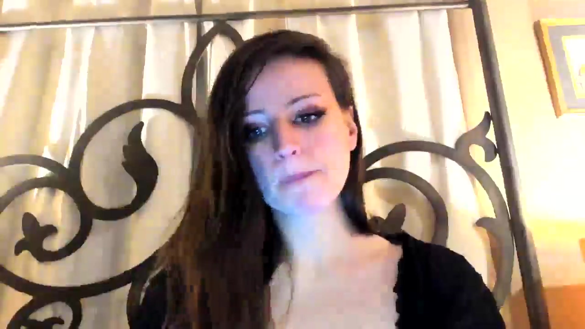 Gallery image thumbnail from MissStella92's myfreecams stream on, 01/10/2025, 15:29 image 2 of 20