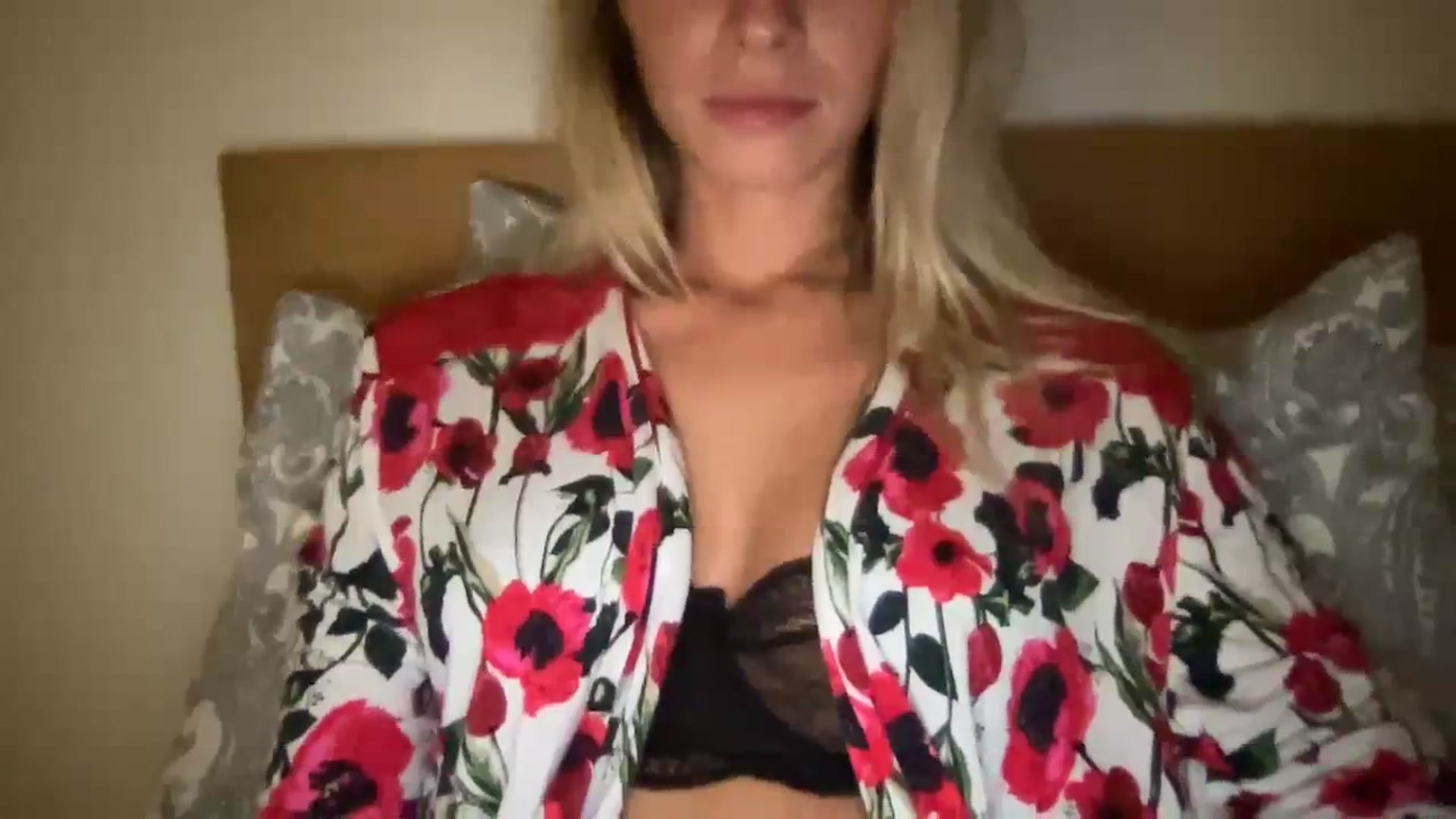 Gallery image thumbnail from MissSummer1's myfreecams stream on, 09/16/2023, 24:27 image 8 of 20