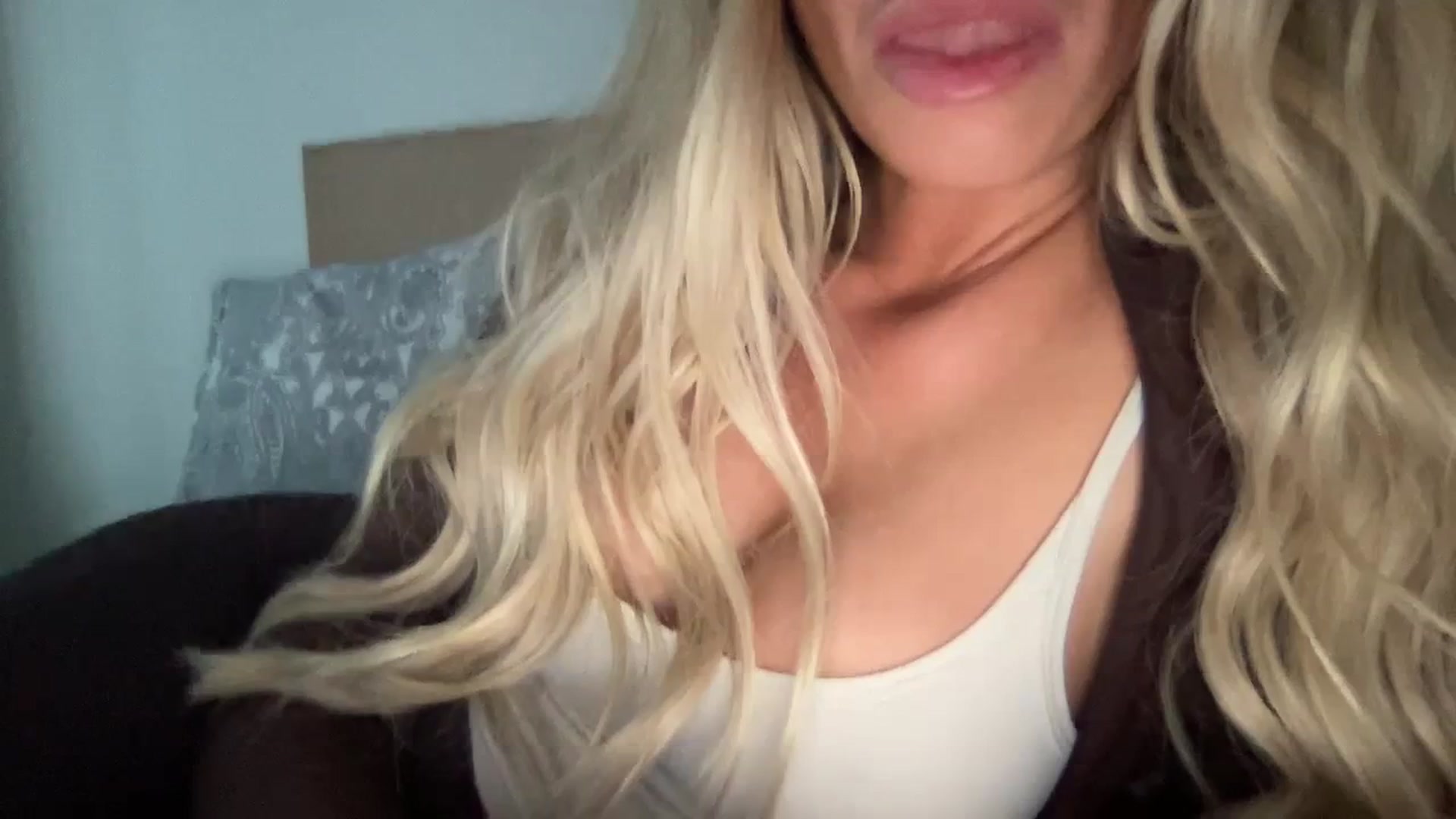 Gallery image thumbnail from MissSummer1's myfreecams stream on, 09/19/2023, 17:33 image 4 of 20