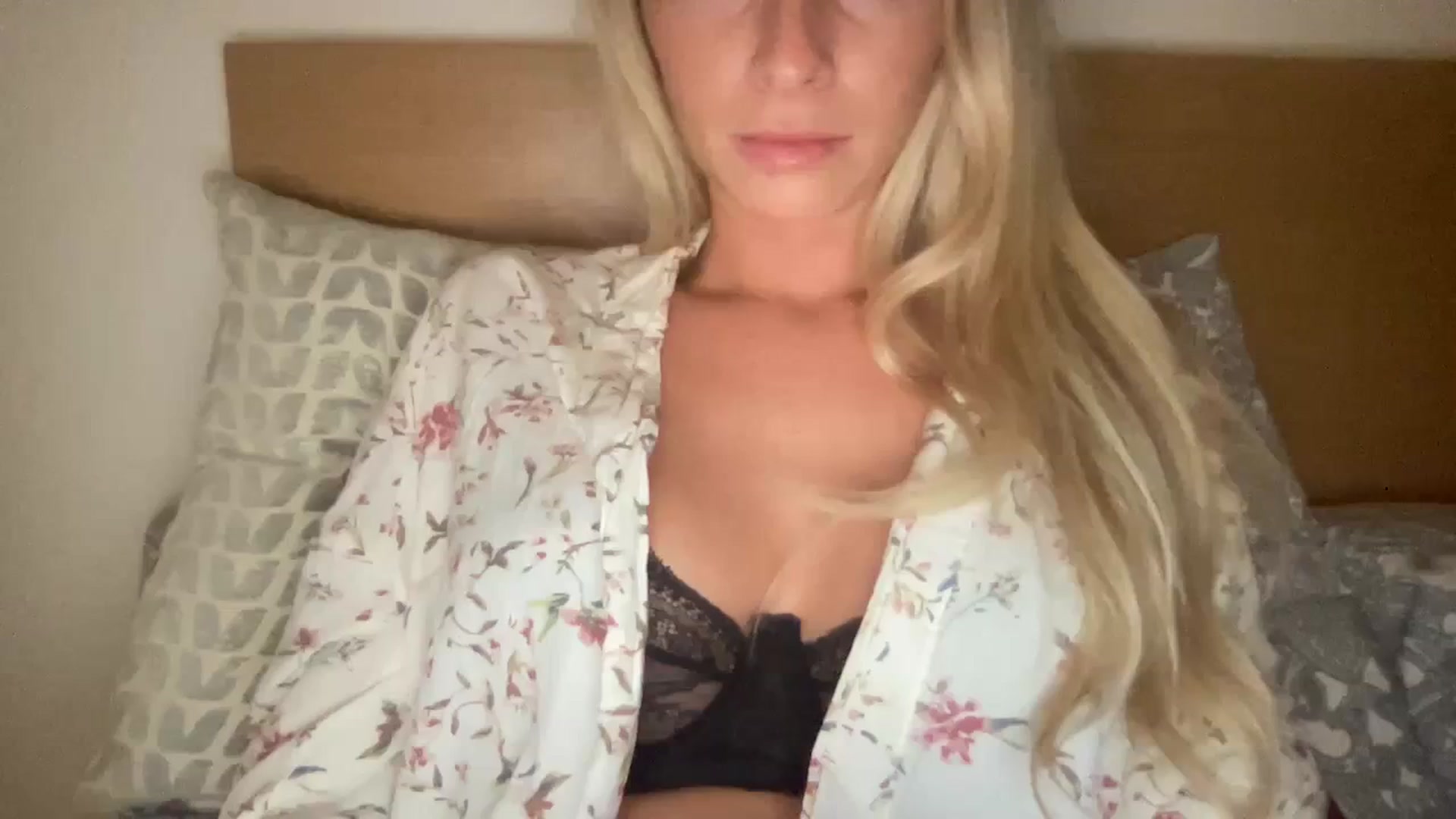 Gallery image thumbnail from MissSummer1's myfreecams stream on, 09/28/2023, 17:18 image 16 of 20