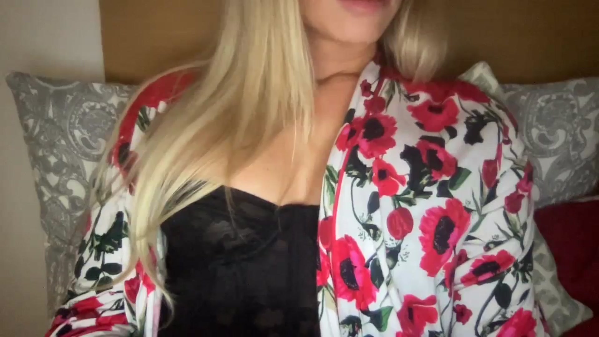 Gallery image thumbnail from MissSummer1's myfreecams stream on, 10/04/2023, 17:42 image 5 of 20