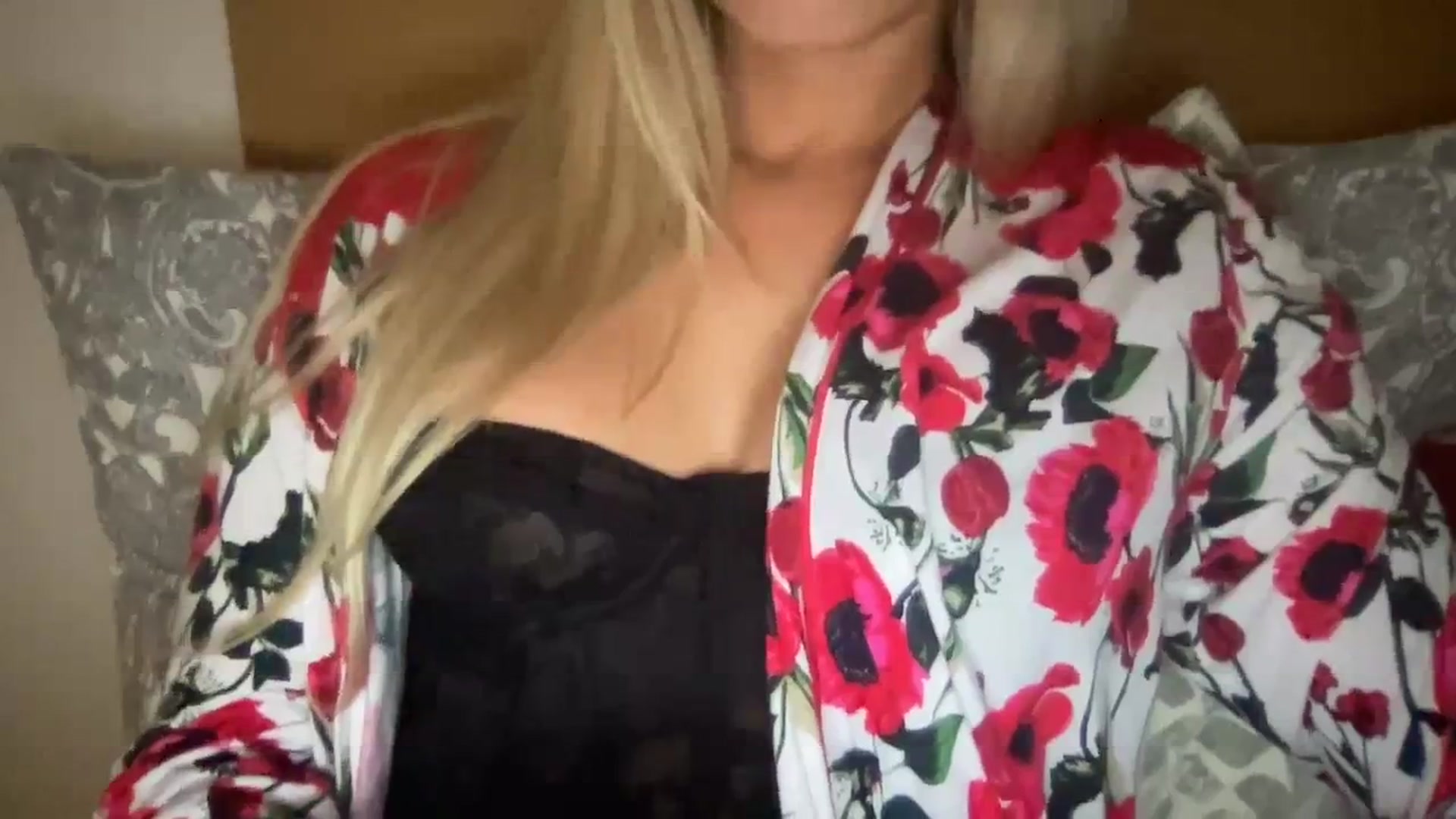 Gallery image thumbnail from MissSummer1's myfreecams stream on, 10/04/2023, 17:42 image 2 of 20