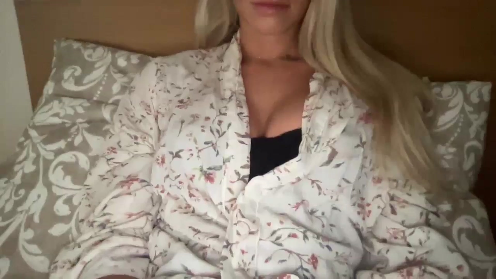 Gallery image thumbnail from MissSummer1's myfreecams stream on, 10/24/2023, 16:48 image 4 of 20