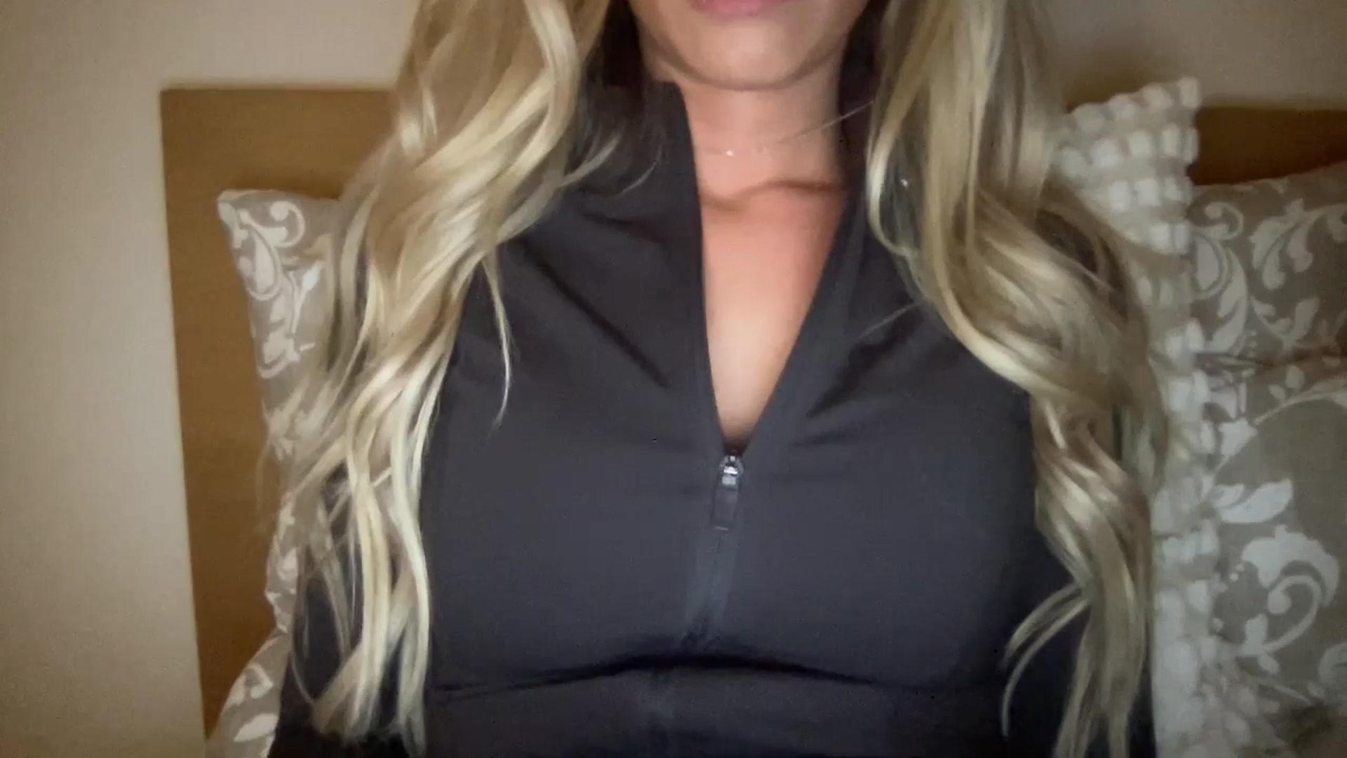Gallery image thumbnail from MissSummer1's myfreecams stream on, 10/28/2023, 17:26 image 4 of 20