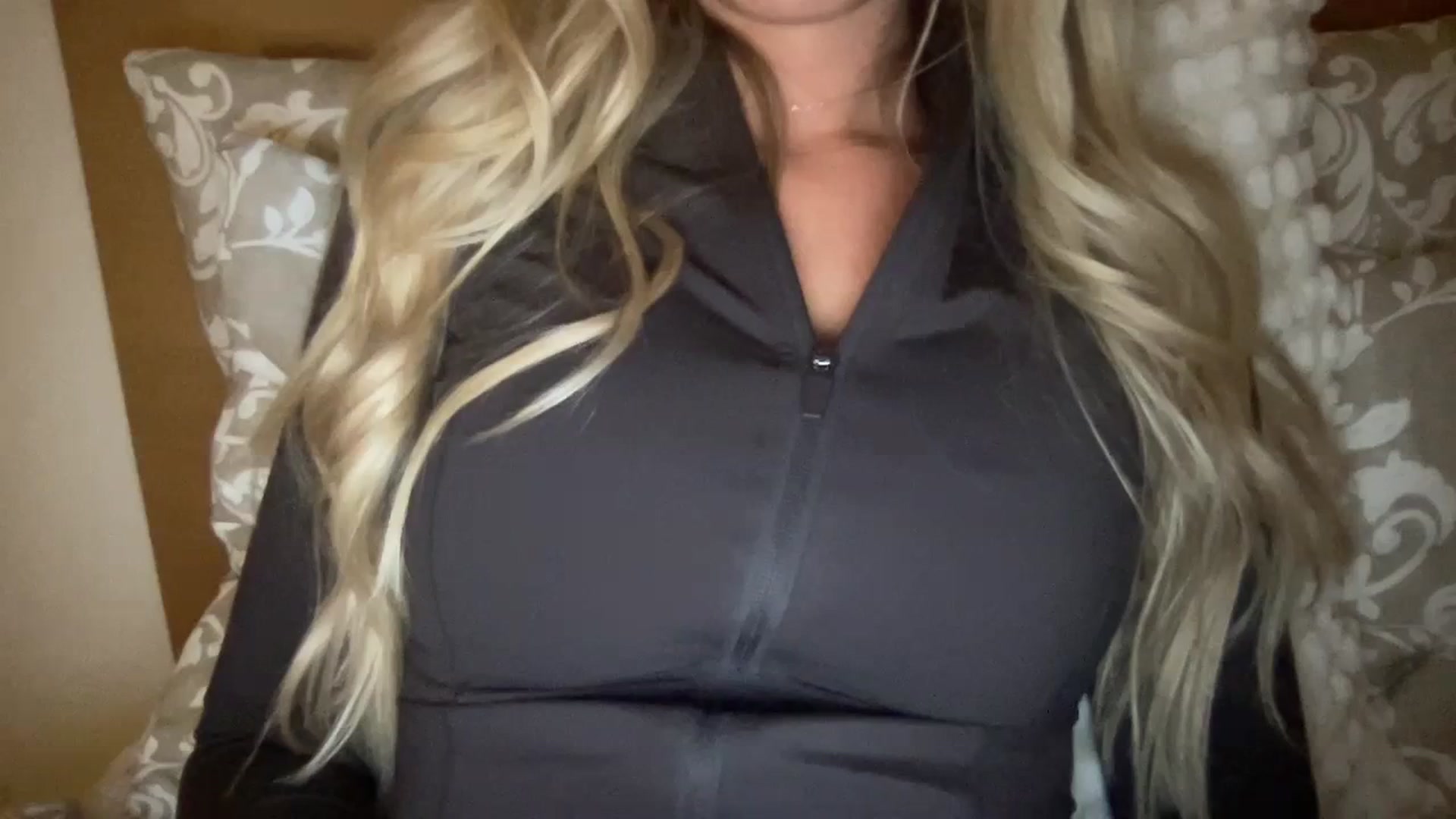 Gallery image thumbnail from MissSummer1's myfreecams stream on, 10/28/2023, 17:44 image 6 of 20