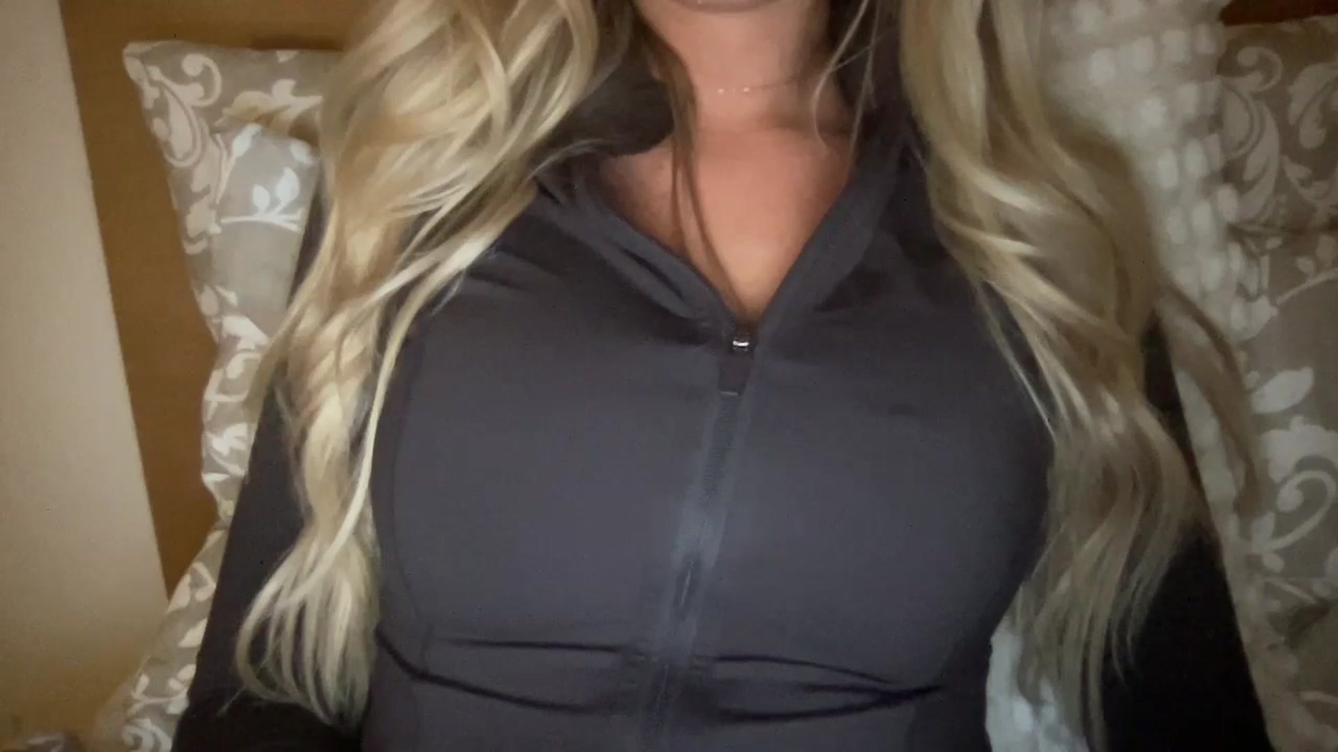 Gallery image thumbnail from MissSummer1's myfreecams stream on, 10/28/2023, 17:44 image 9 of 20