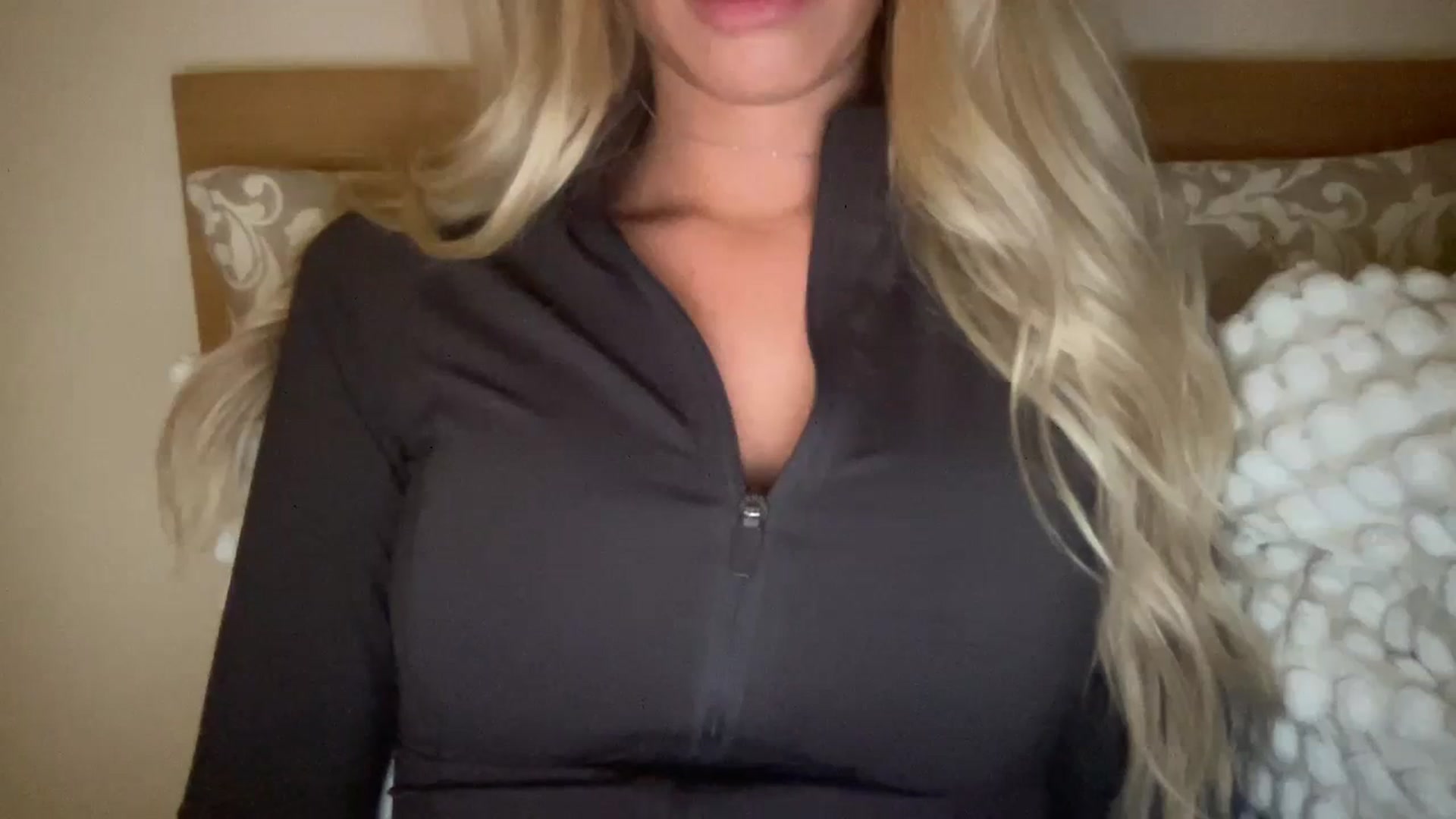 Gallery image thumbnail from MissSummer1's myfreecams stream on, 10/28/2023, 20:00 image 18 of 20