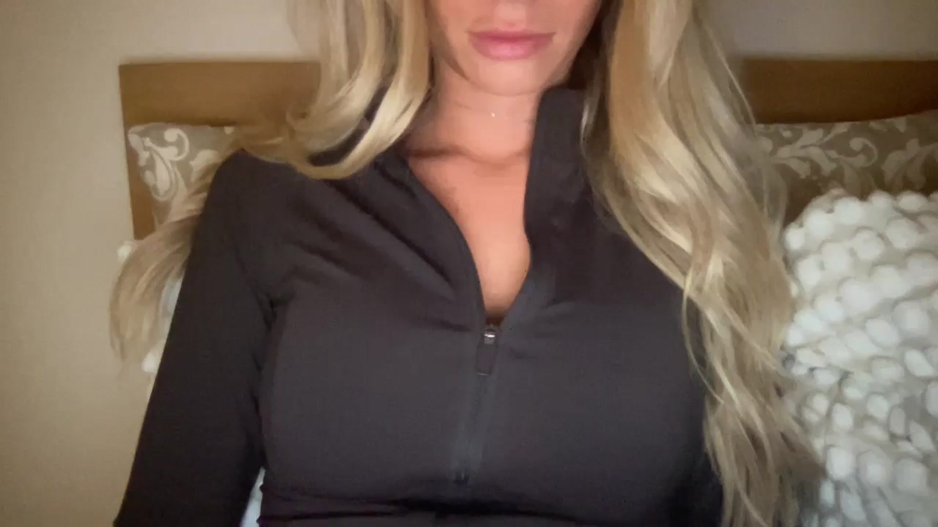 Gallery image thumbnail from MissSummer1's myfreecams stream on, 10/28/2023, 20:00 image 15 of 20