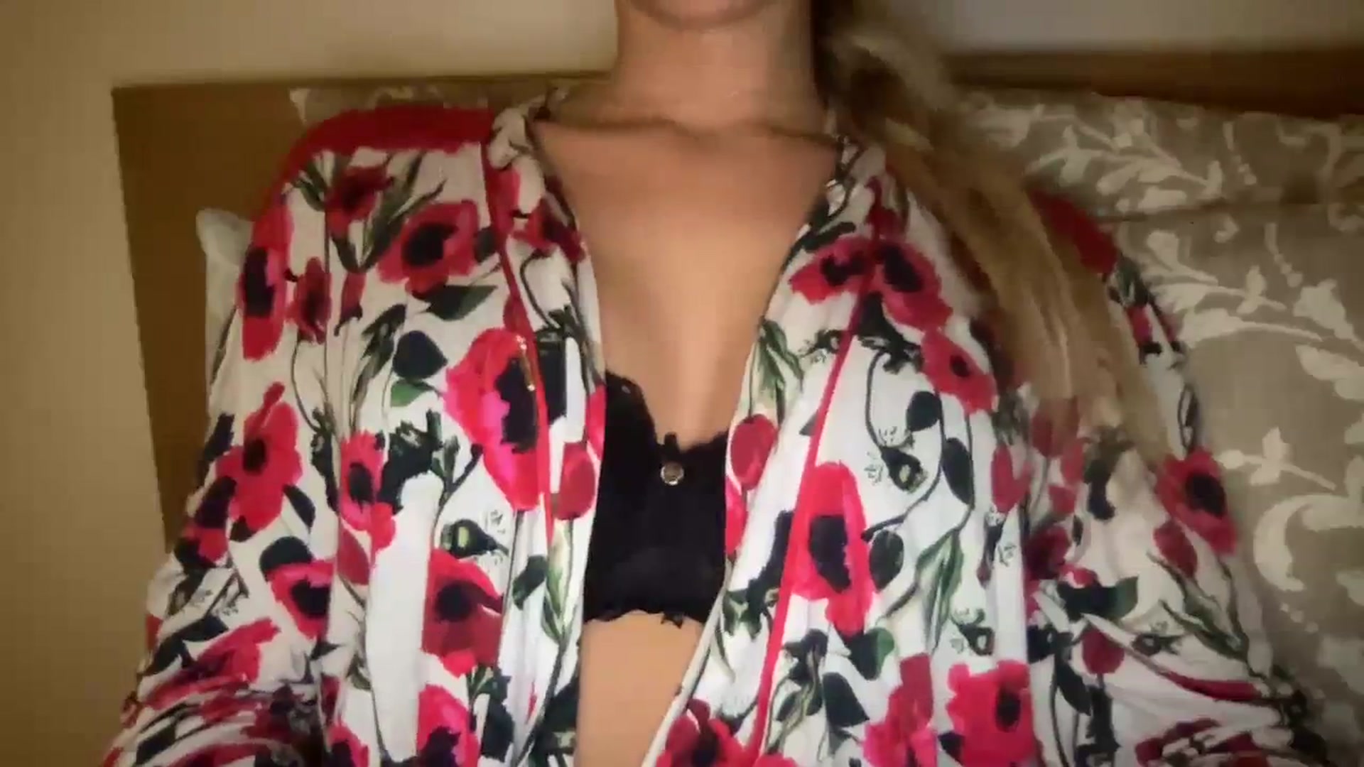 Gallery image thumbnail from MissSummer1's myfreecams stream on, 12/11/2023, 18:46 image 18 of 20