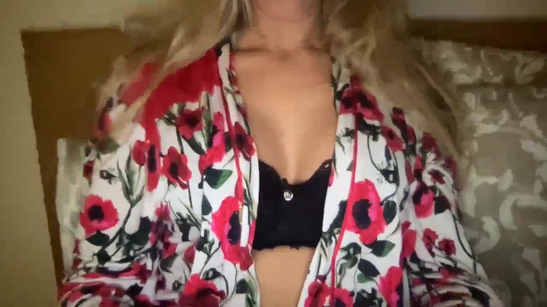 Gallery image thumbnail from MissSummer1's myfreecams stream on, 12/11/2023, 19:21 image 13 of 20