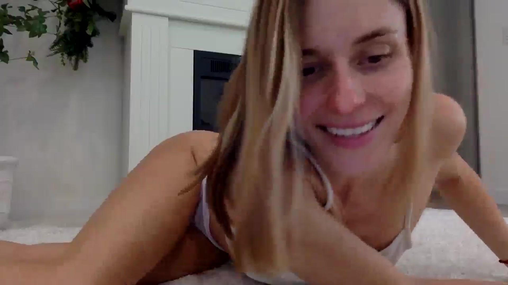 Gallery image thumbnail from MissSunshine's myfreecams stream on, 03/13/2025, 23:20 image 15 of 20