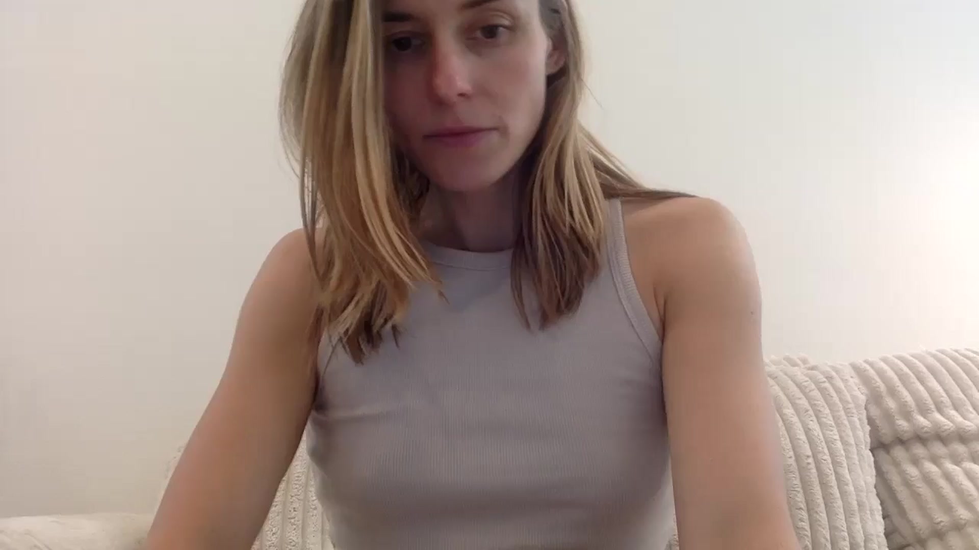Gallery image thumbnail from MissSunshine's myfreecams stream on, 03/16/2025, 22:32 image 19 of 20