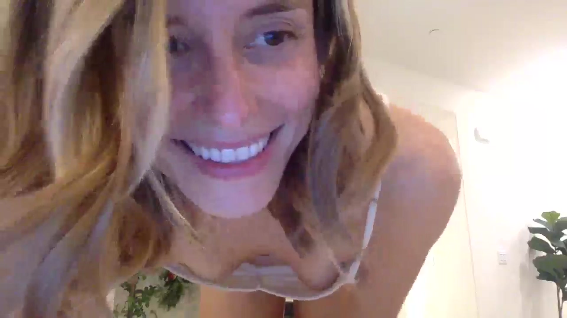 Gallery image thumbnail from MissSunshine's myfreecams stream on, 03/26/2025, 05:26 image 18 of 20